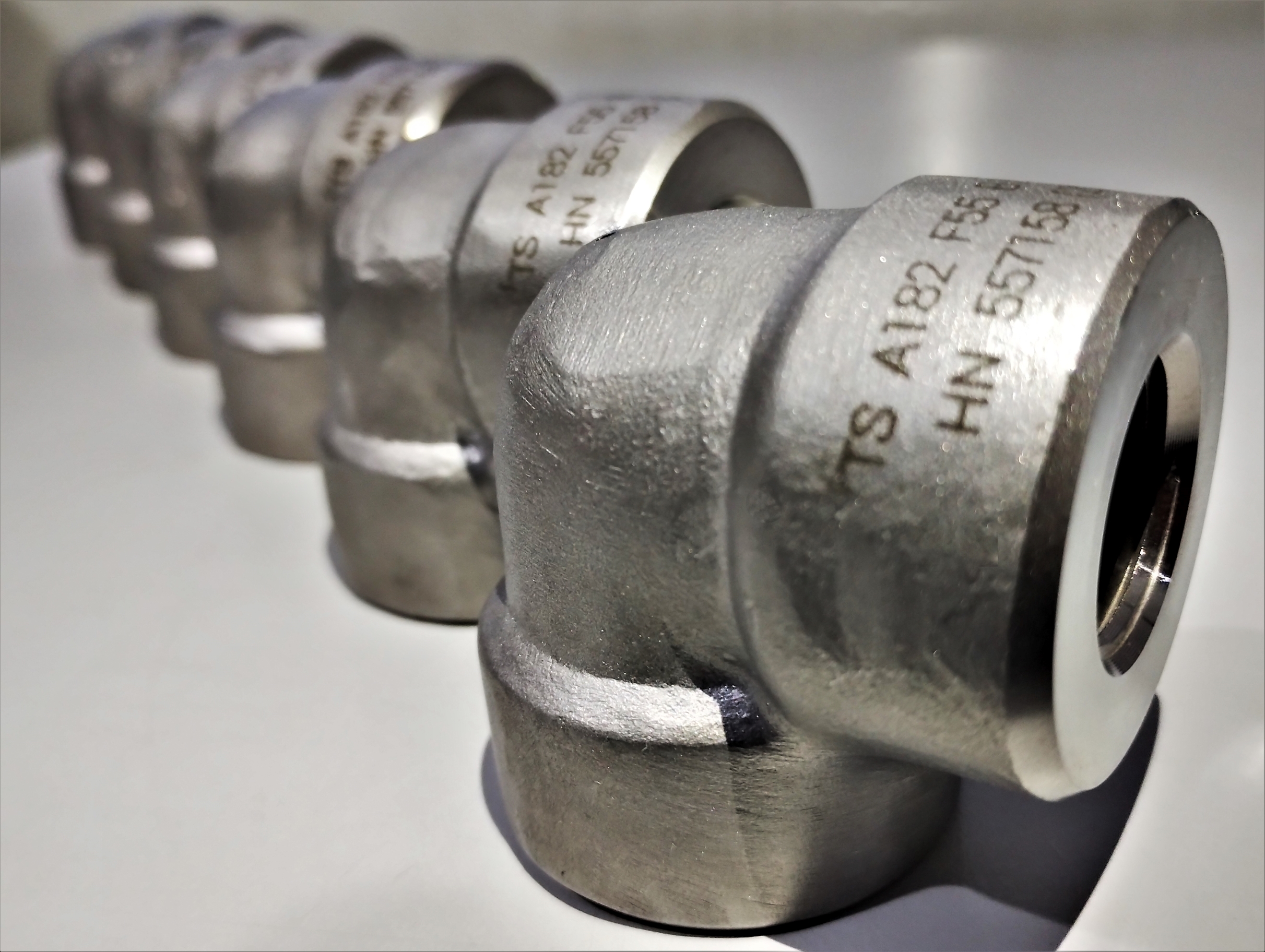 Cotovelo (Elbow) 1/2NPT ASME B16.11 F55 (super duplex - zeron - S32760)