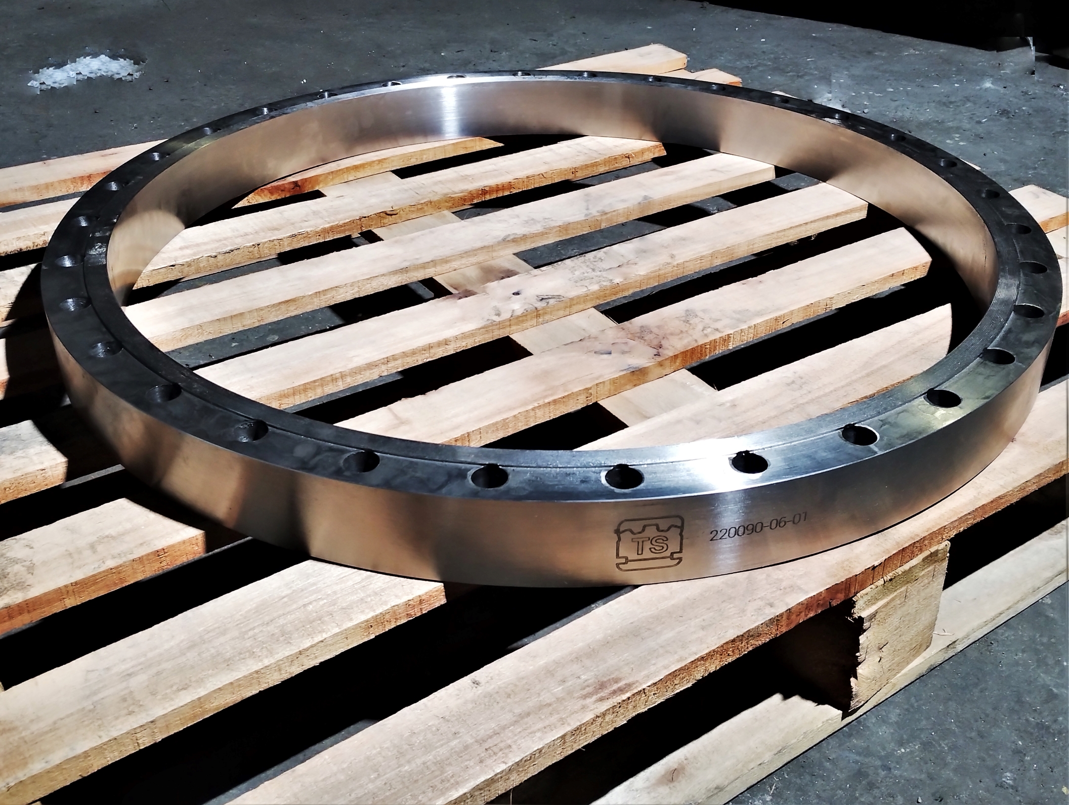 Flange de anel laminado sem costura S32750 (flange ASME B16.47 ring rolling super duplex S32750)