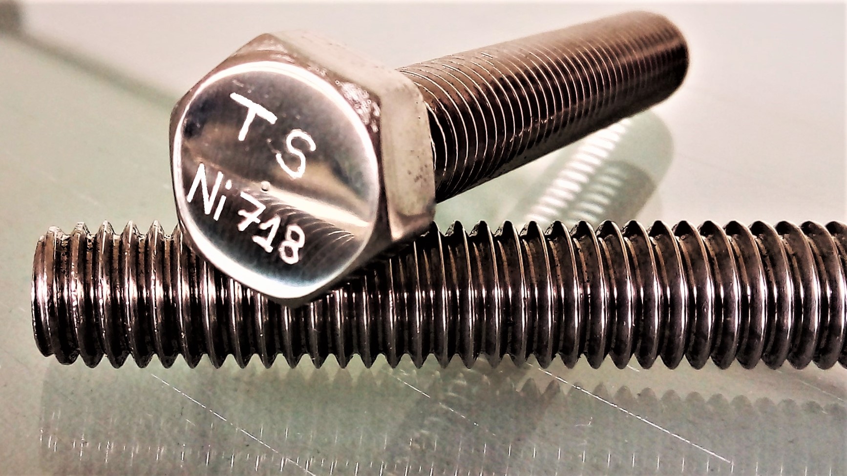 Parafuso Sextavado inconel 718 (hex cap screw nickel alloy 718)